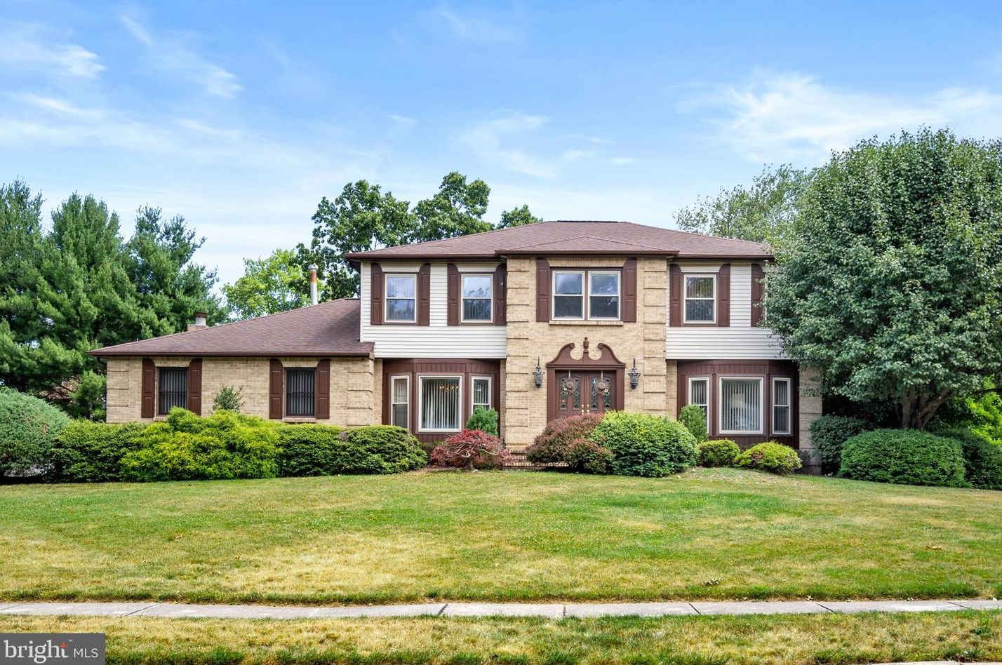18 Ronit Dr, Trenton, NJ 08628