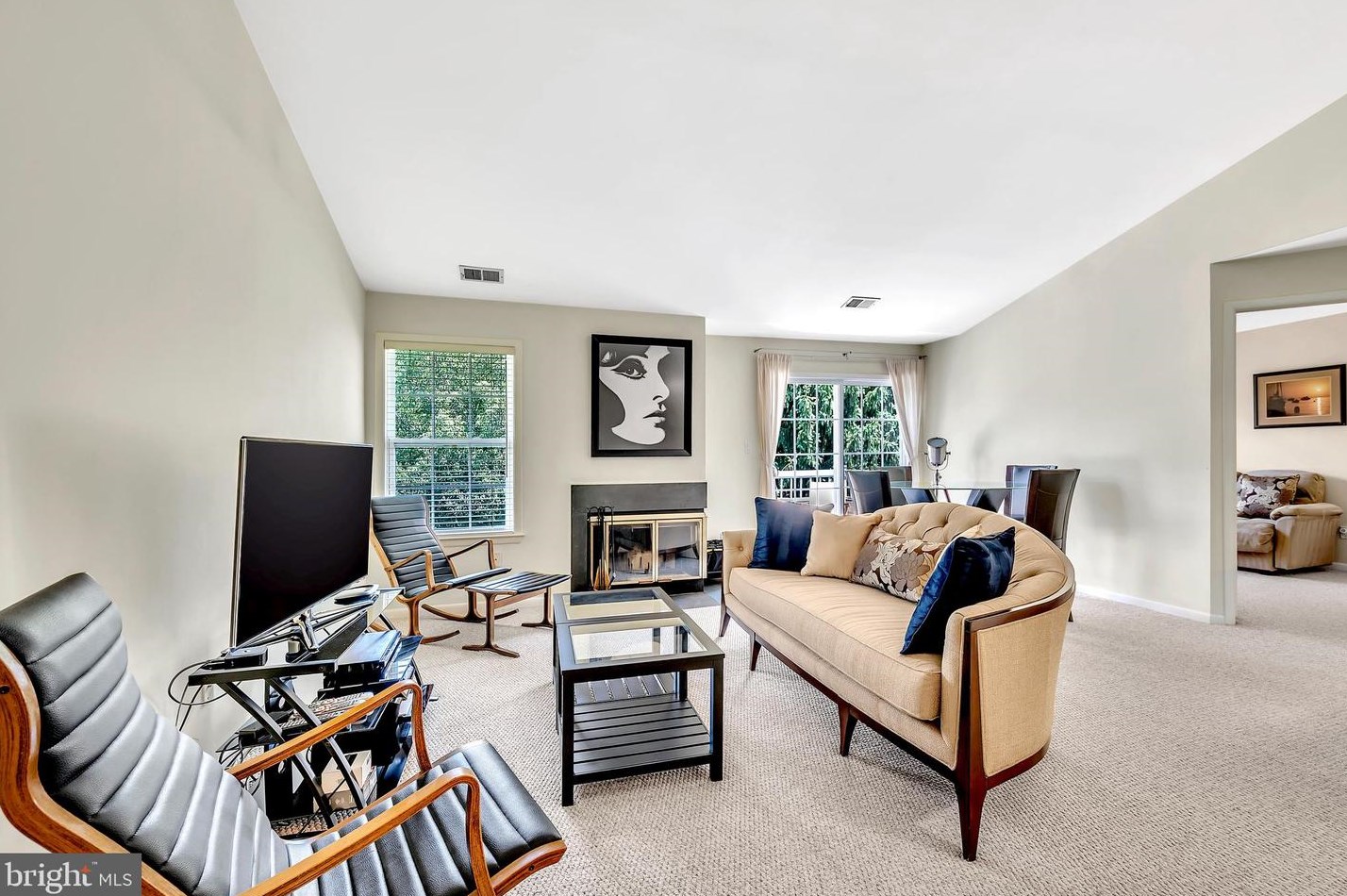 302 Trinity Ct #11, Princeton, NJ 08540