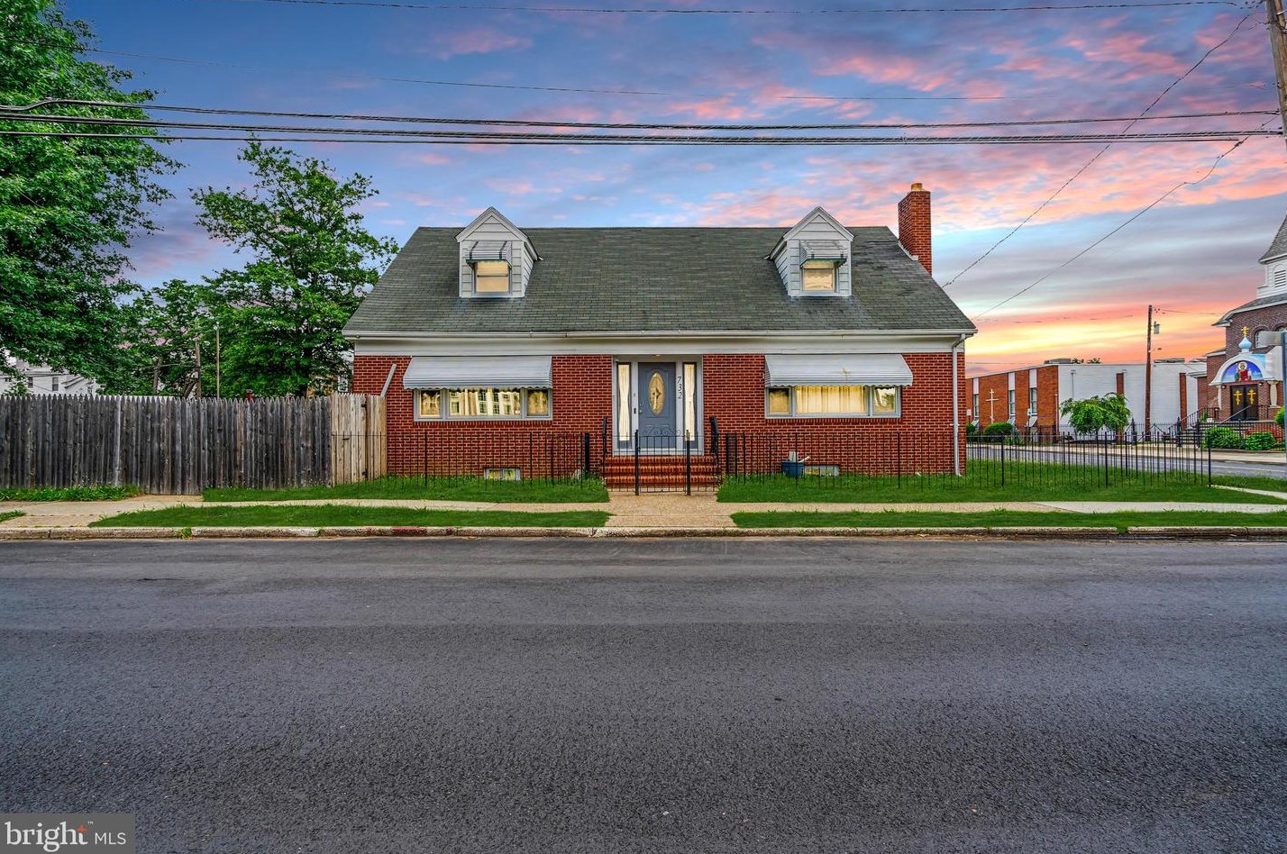 732 Grand St, Trenton, NJ 08610