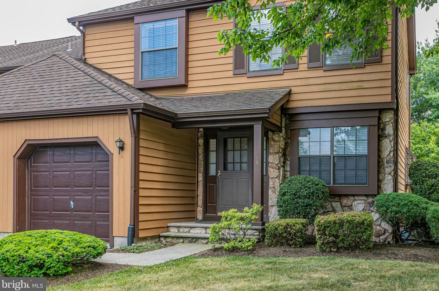 13 Easton Ct, Trenton, NJ 08648