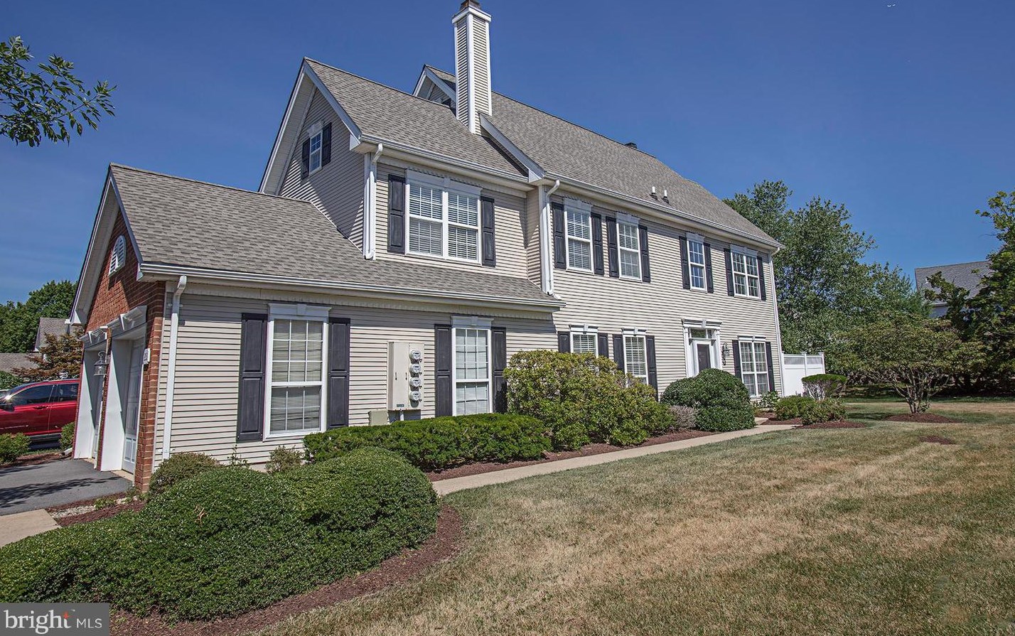 200 Deer Run Ct, Pennington, NJ 08534