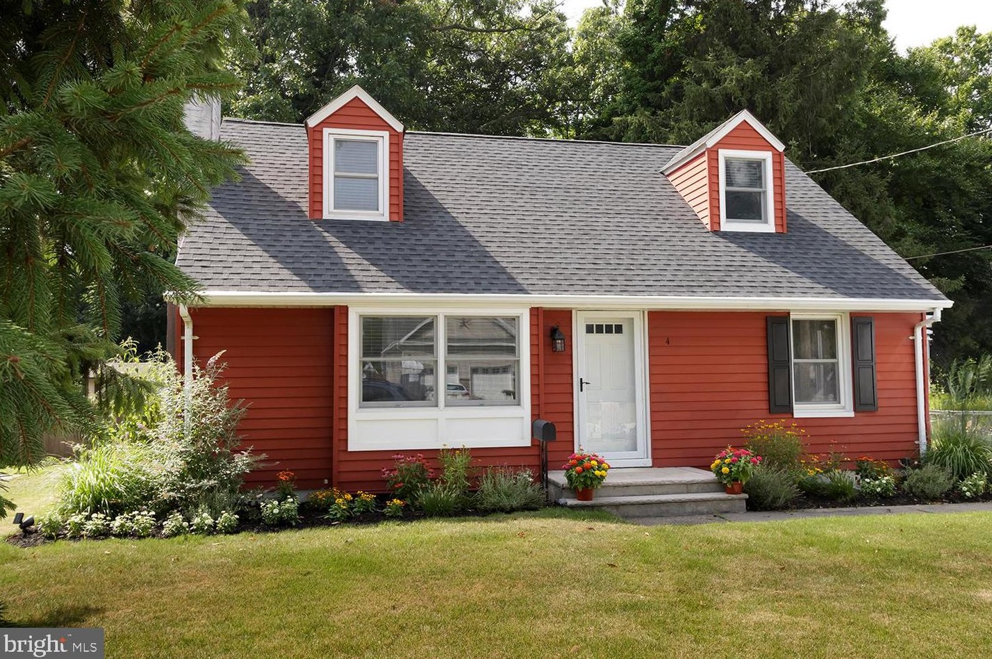 4 Middleton Dr, Trenton, NJ 08620