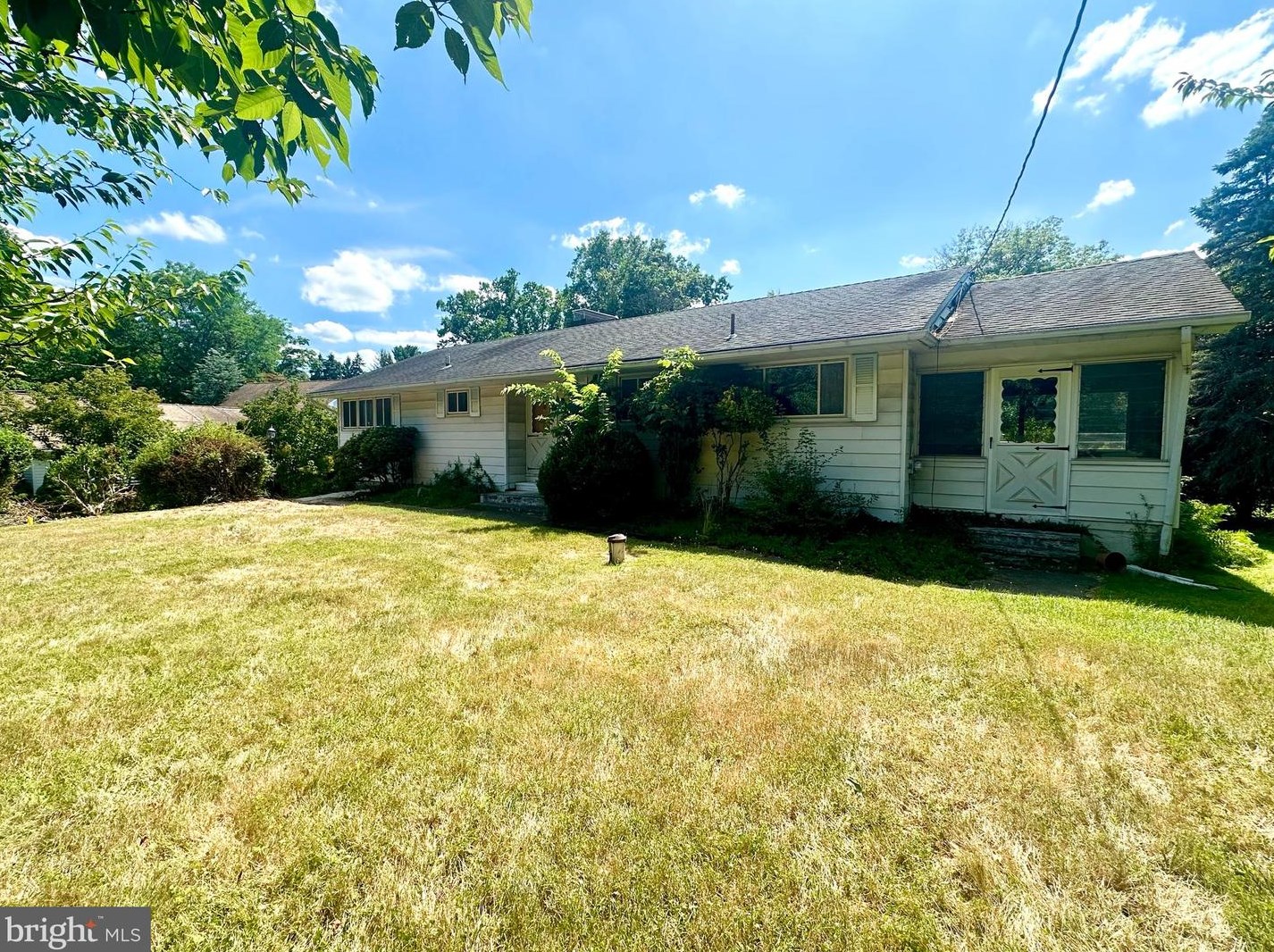 5 Edwards Pl, Trenton, NJ 08628