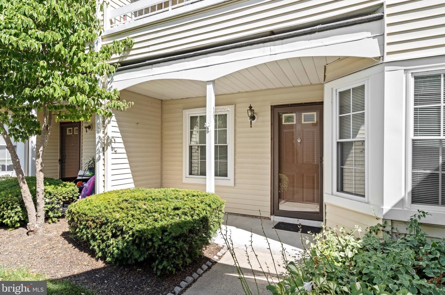 8 Huber Ct, East Windsor, NJ 08520