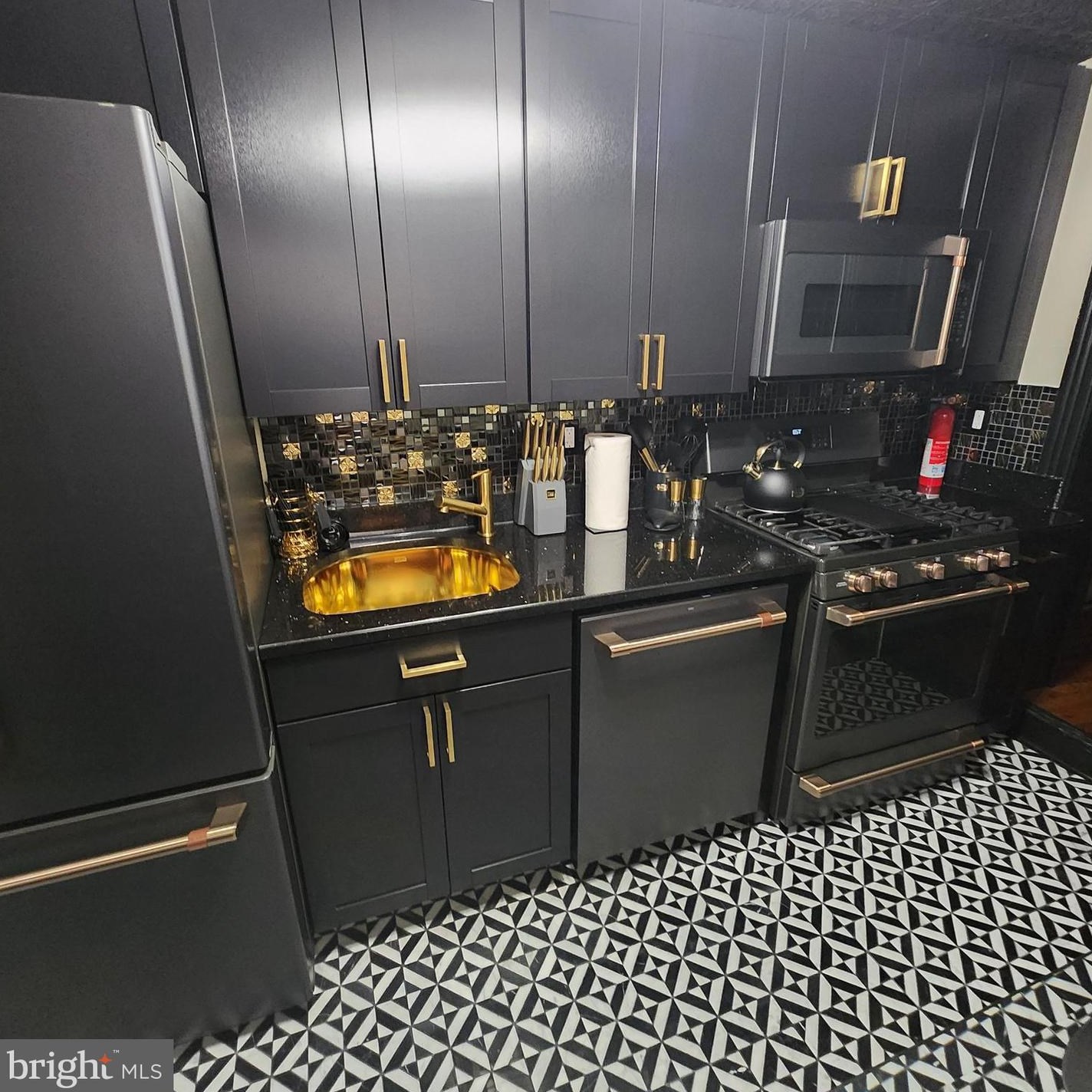 252 Jackson St, Trenton NJ  08611-1720 exterior