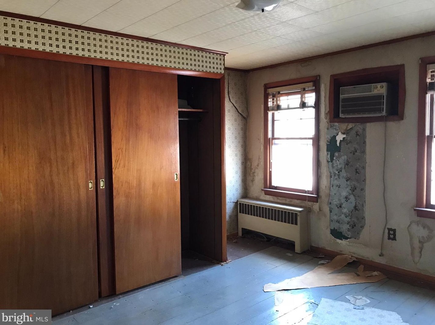 2039 Genesee St, Trenton, NJ 08610