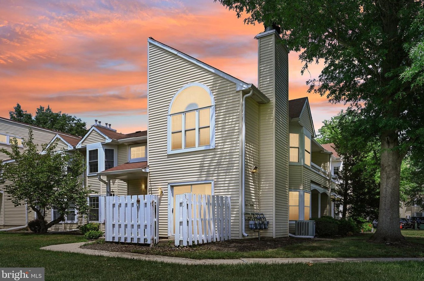 40 Mill Run W, East Windsor, NJ 08520