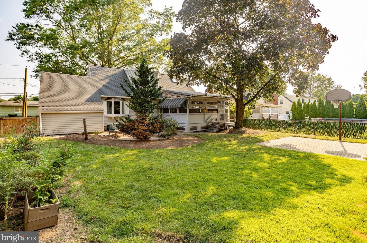 116 Susan Dr, Trenton NJ  08638-1557 exterior