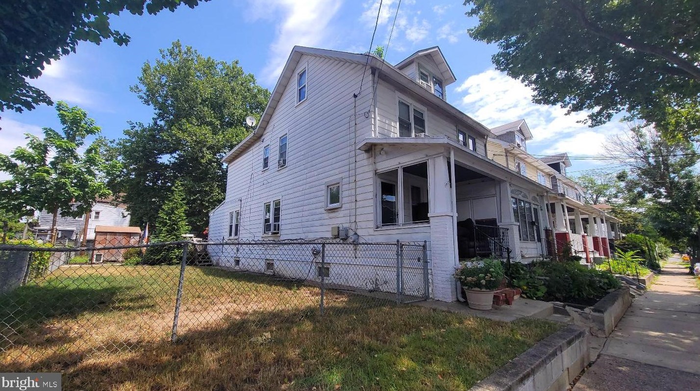 108 Howell St, Trenton, NJ 08610