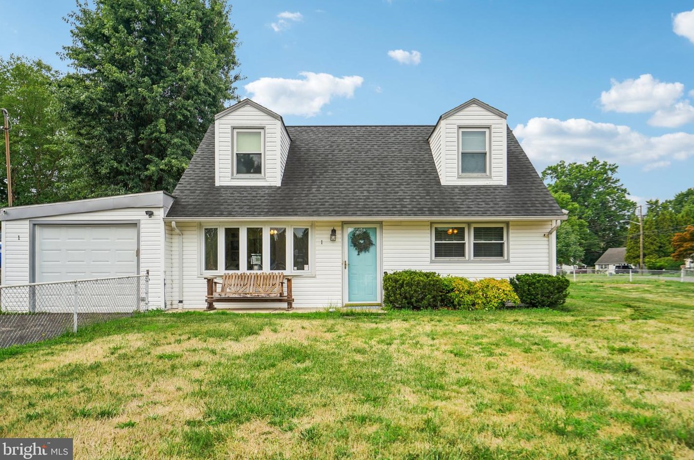 1 Scarsdale Pl, Trenton, NJ 08618