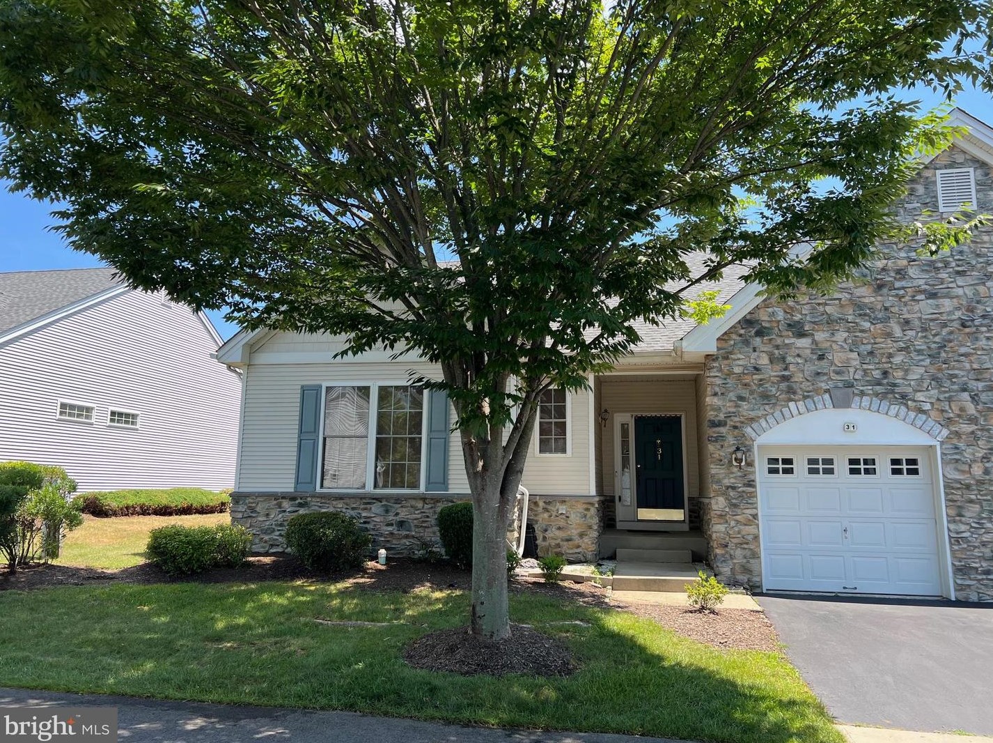 31 Meadowlark Dr, Trenton, NJ 08690