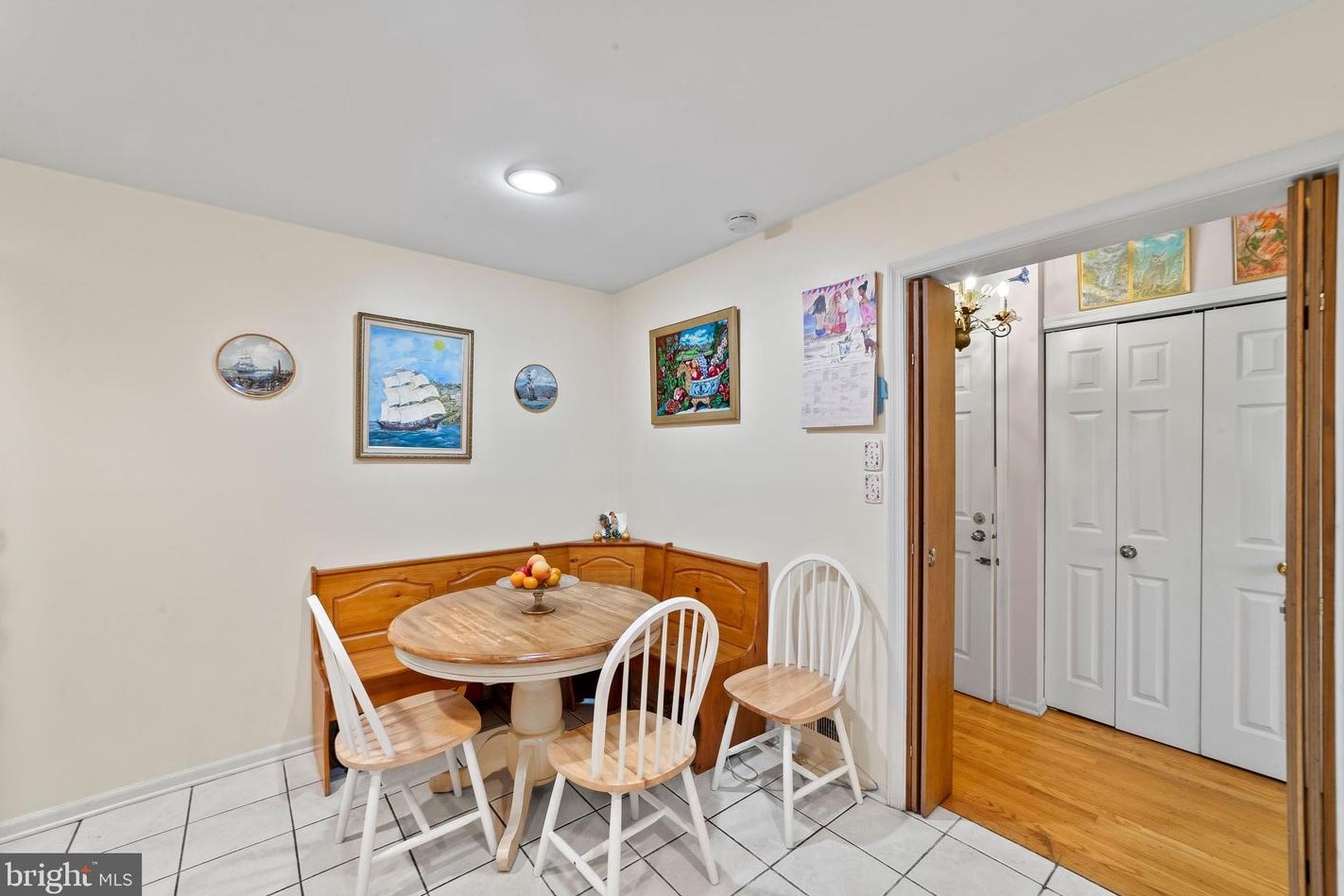 25 Exeter Ct, Princeton NJ 08540-7048 exterior