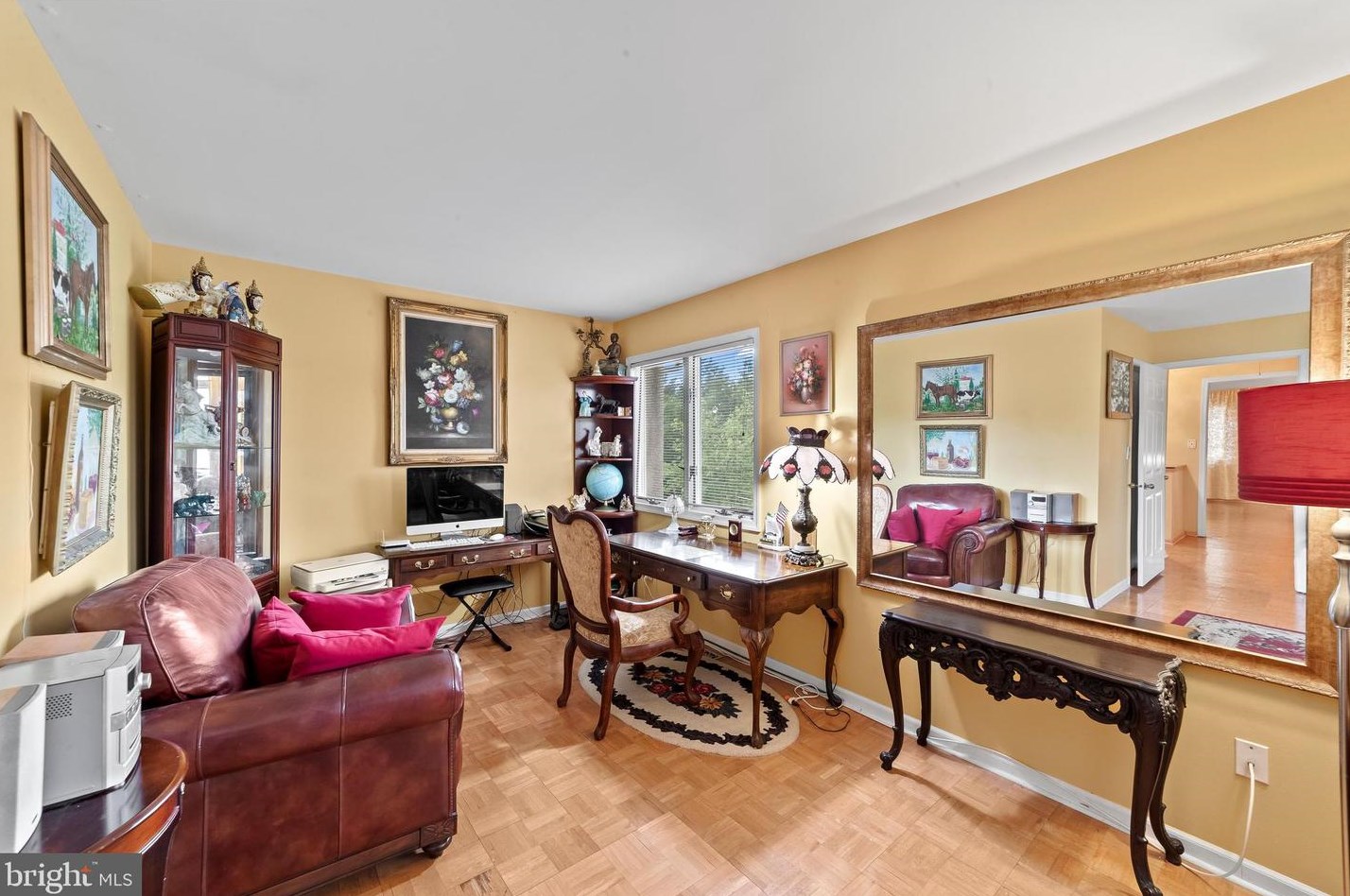 25 Exeter Ct, Princeton NJ 08540-7048 exterior