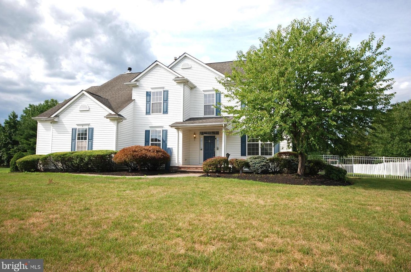 8 Chancery Pl, East Windsor, NJ 08520