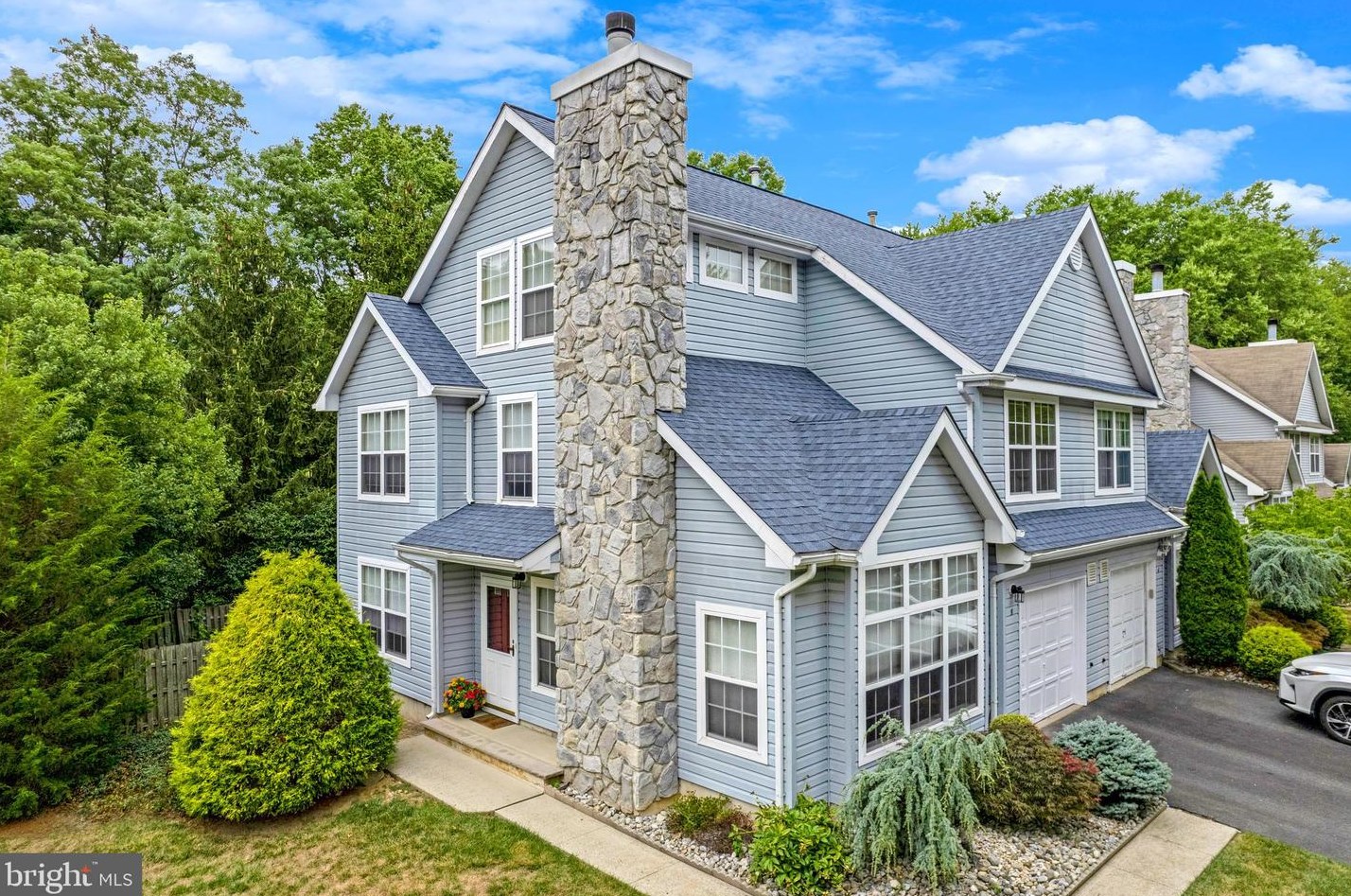 8 Haymarket Ct, East Windsor, NJ 08512