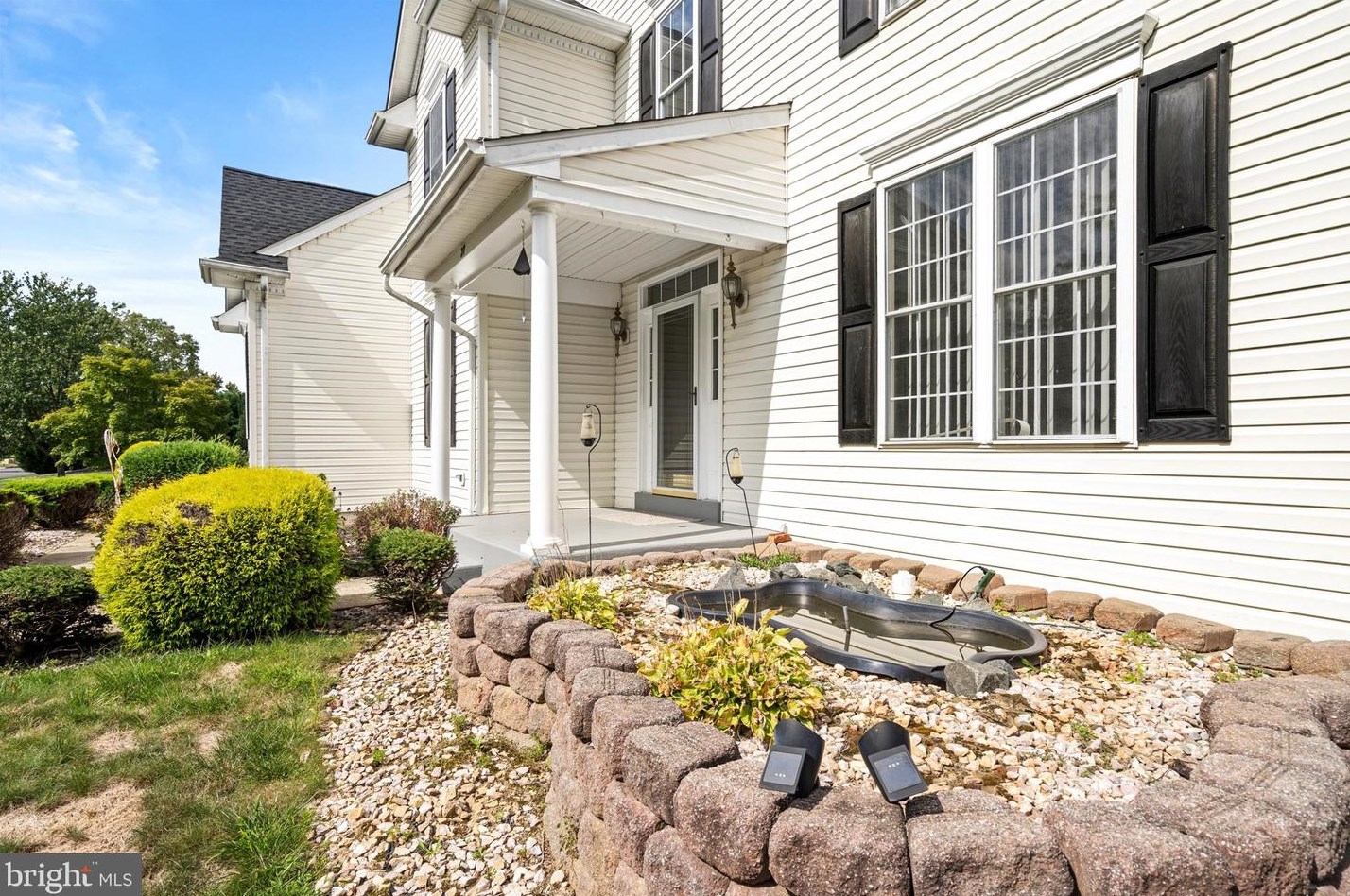 27 Compton Dr, East Windsor, NJ 08520