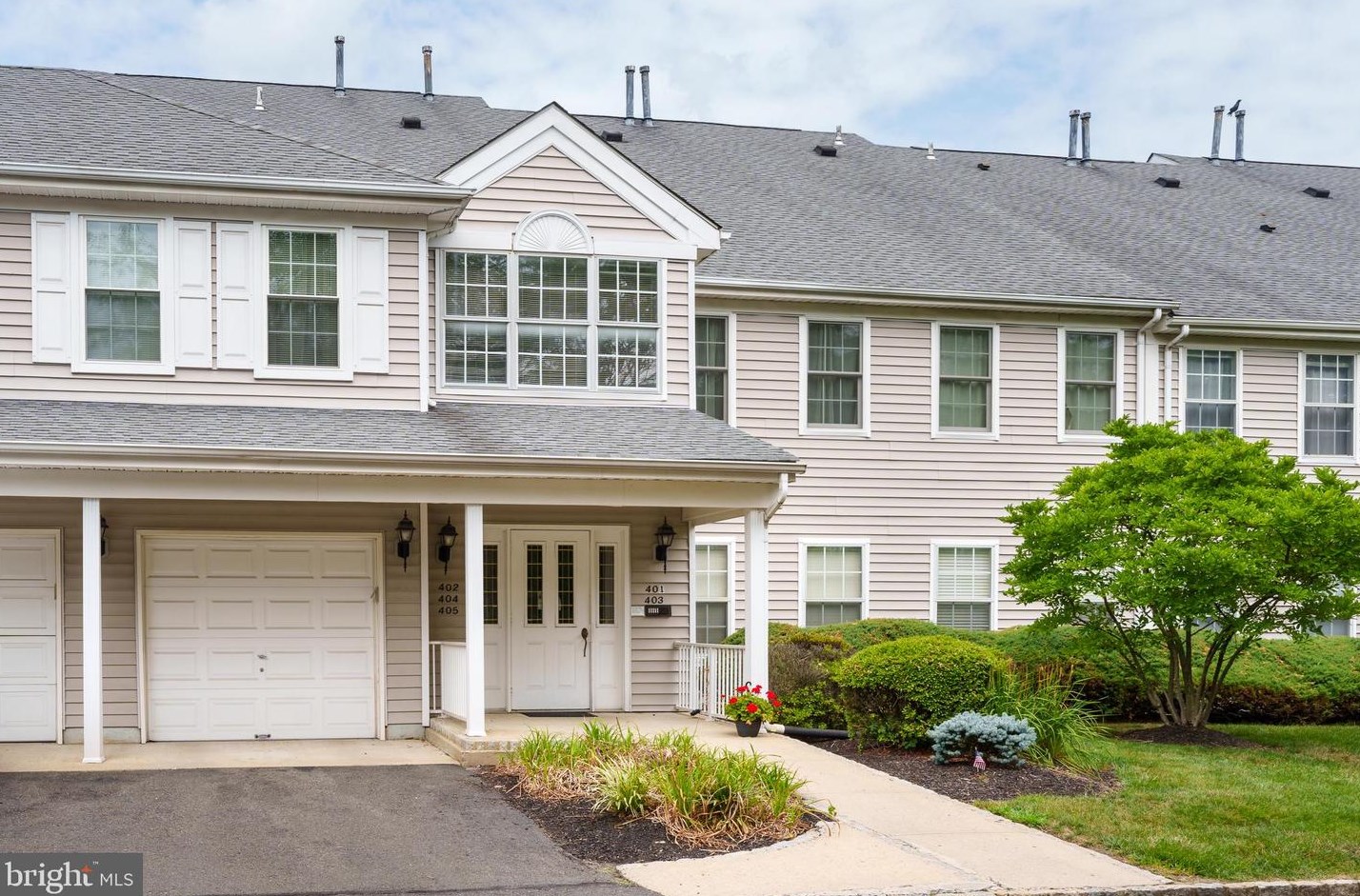 405 Talon Ct, Lawrence Township, NJ 08648