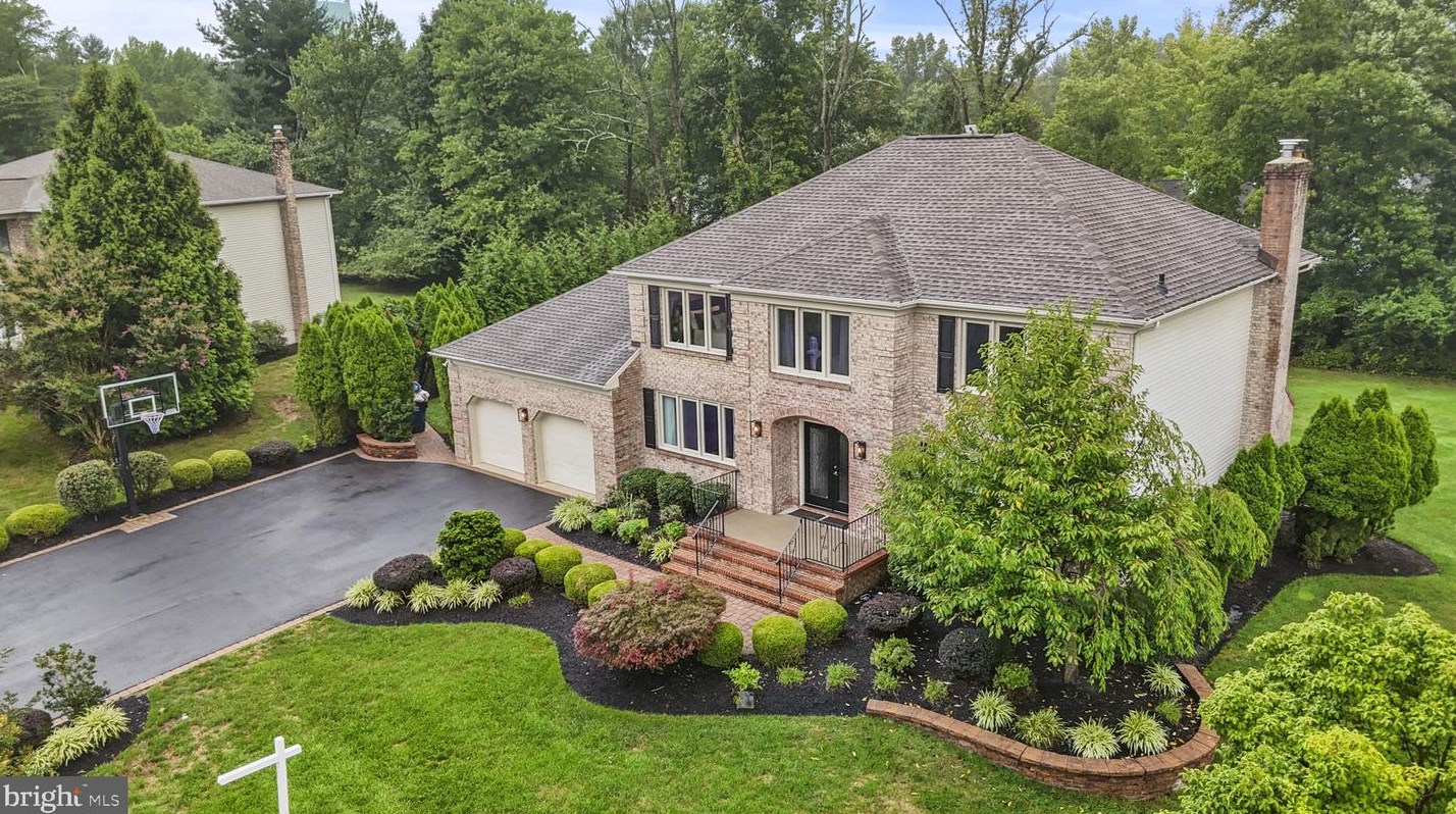 13 Dix Ln, Trenton, NJ 08648