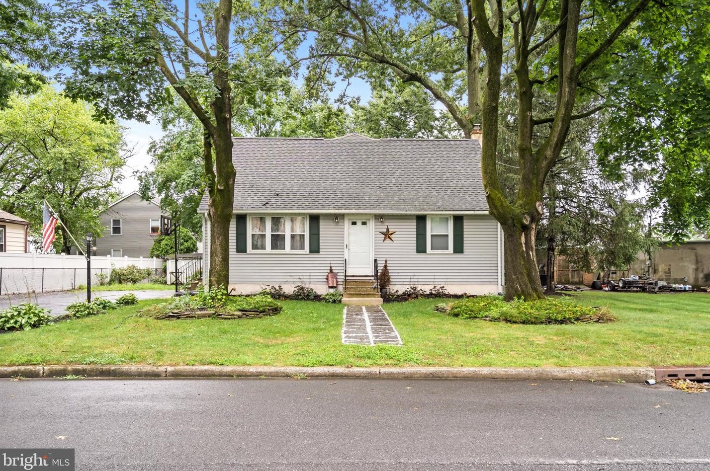 53 Cooney Ave, Trenton, NJ 08619