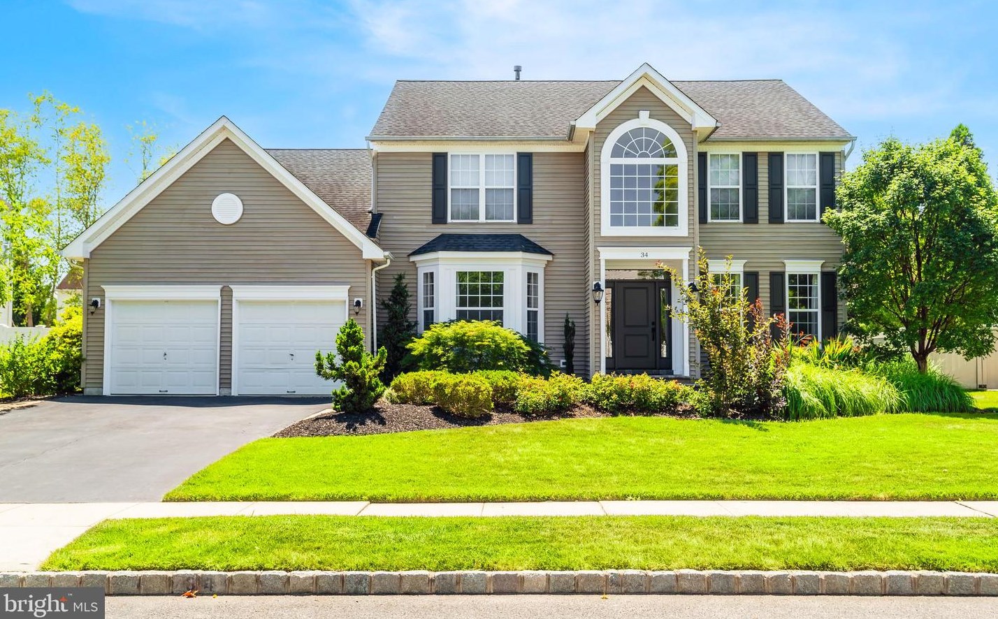 34 Stonehedge Dr, East Windsor, NJ 08520