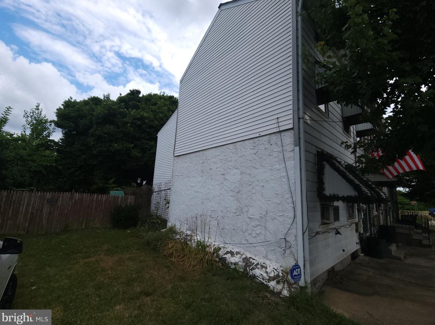 813 S Warren St, Trenton, NJ 08611