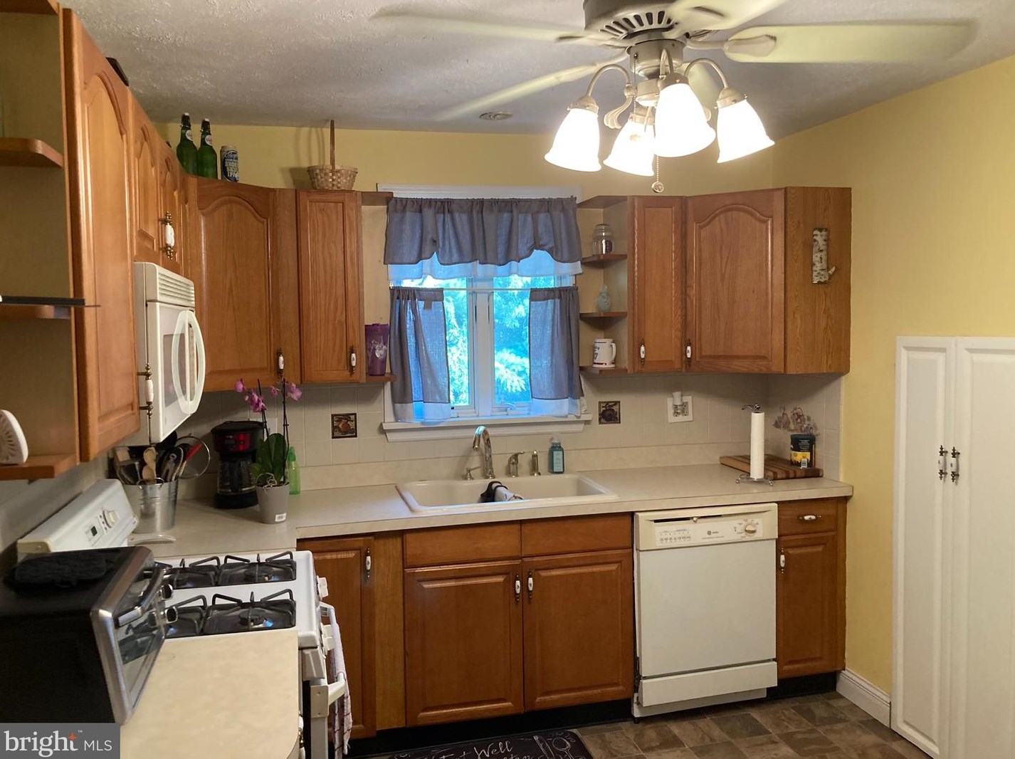 124 Hansen Ave, Trenton, NJ 08610