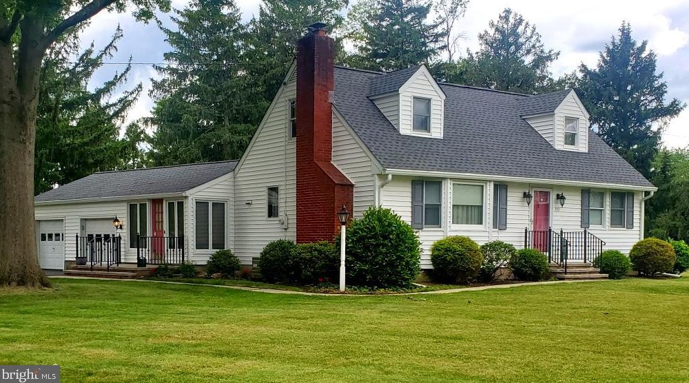 133 Susan Dr, Trenton, NJ 08638-1557