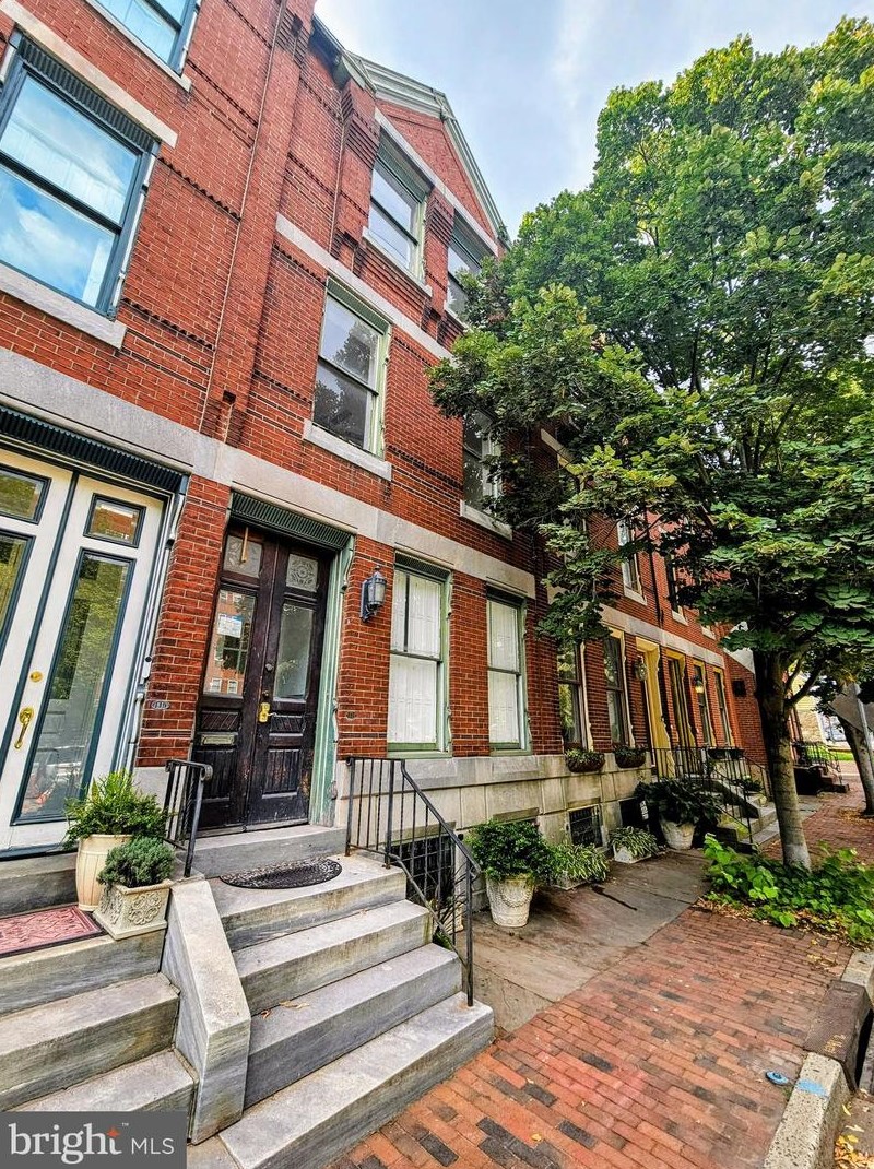 117 S Montgomery St, Trenton, NJ 08611