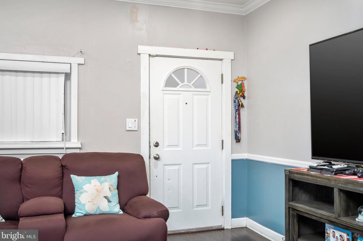12 Mott St, Trenton, NJ 08611
