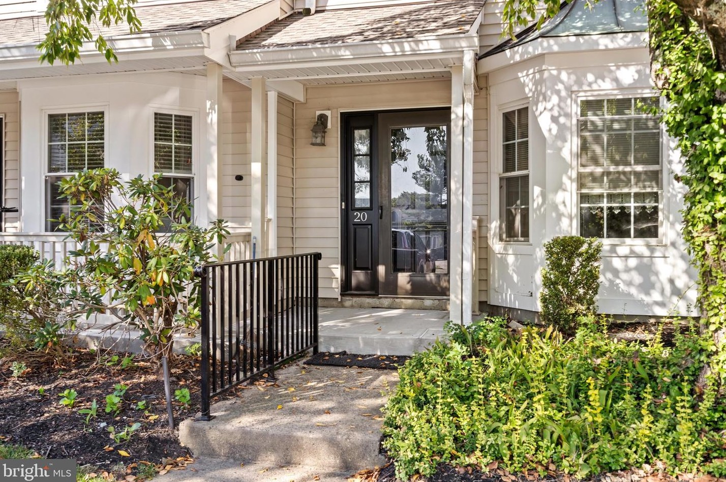 20 Washington Ct, East Windsor, NJ 08520