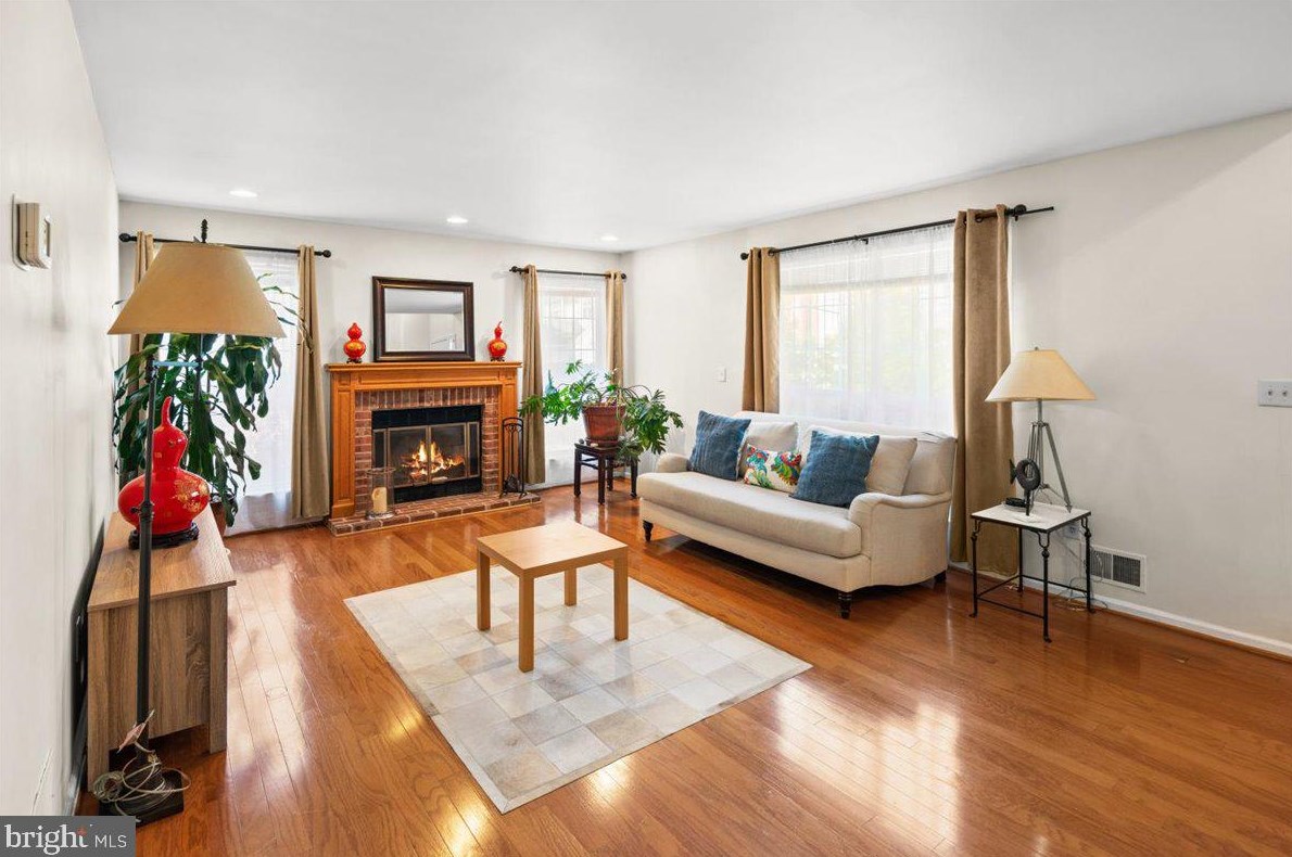 5 Trumbull Ct, Princeton, NJ 08540