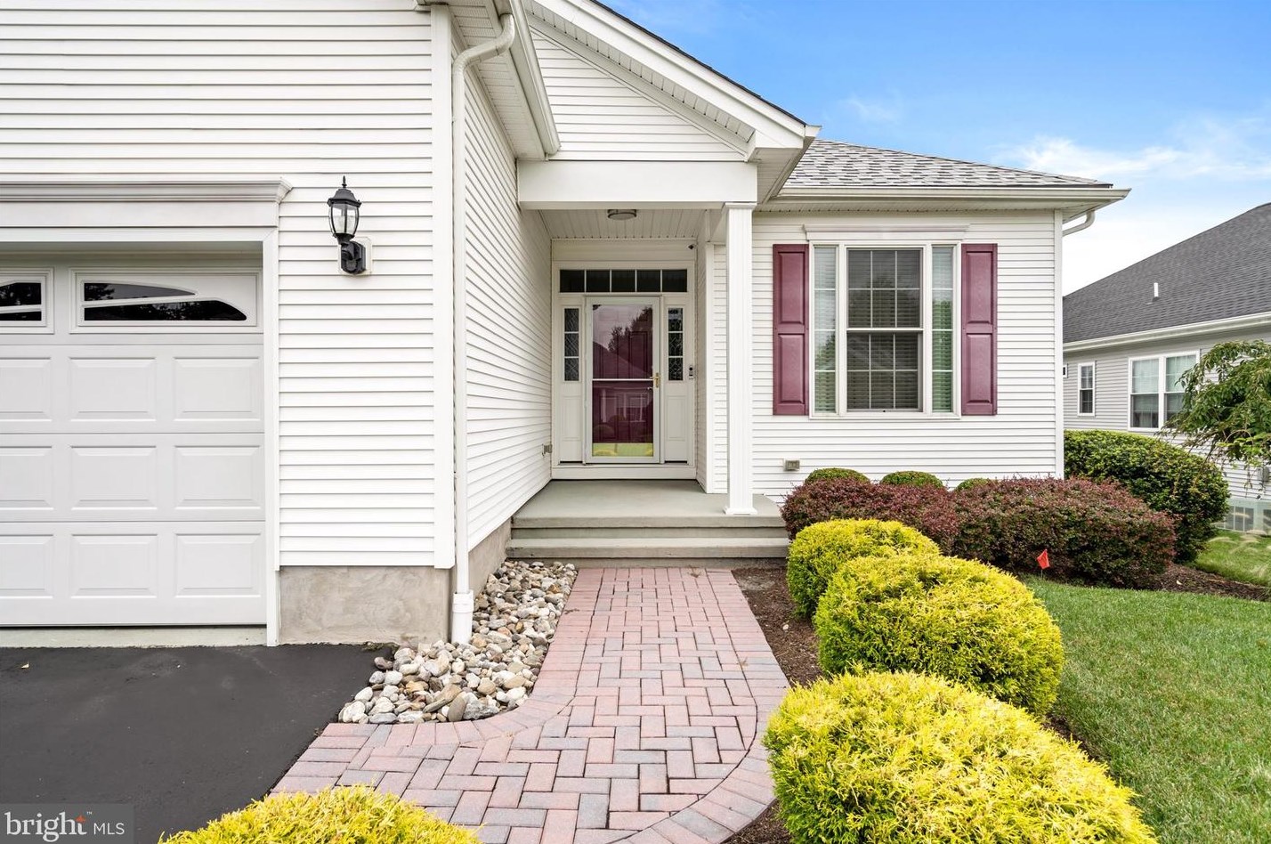 6 Foster Rd, Pennington, NJ 08534