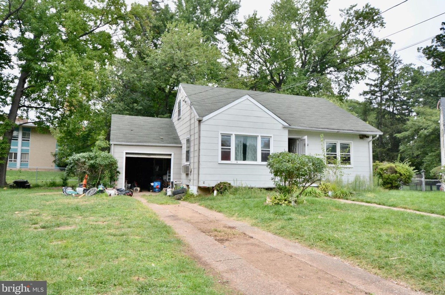 17 Ranchwood Dr, Trenton, NJ 08618
