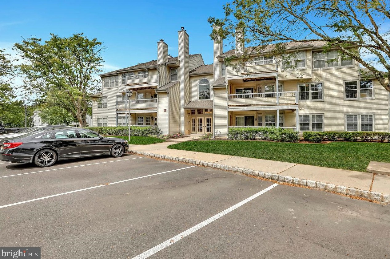 301 Trinity Ct #7, Princeton, NJ 08540