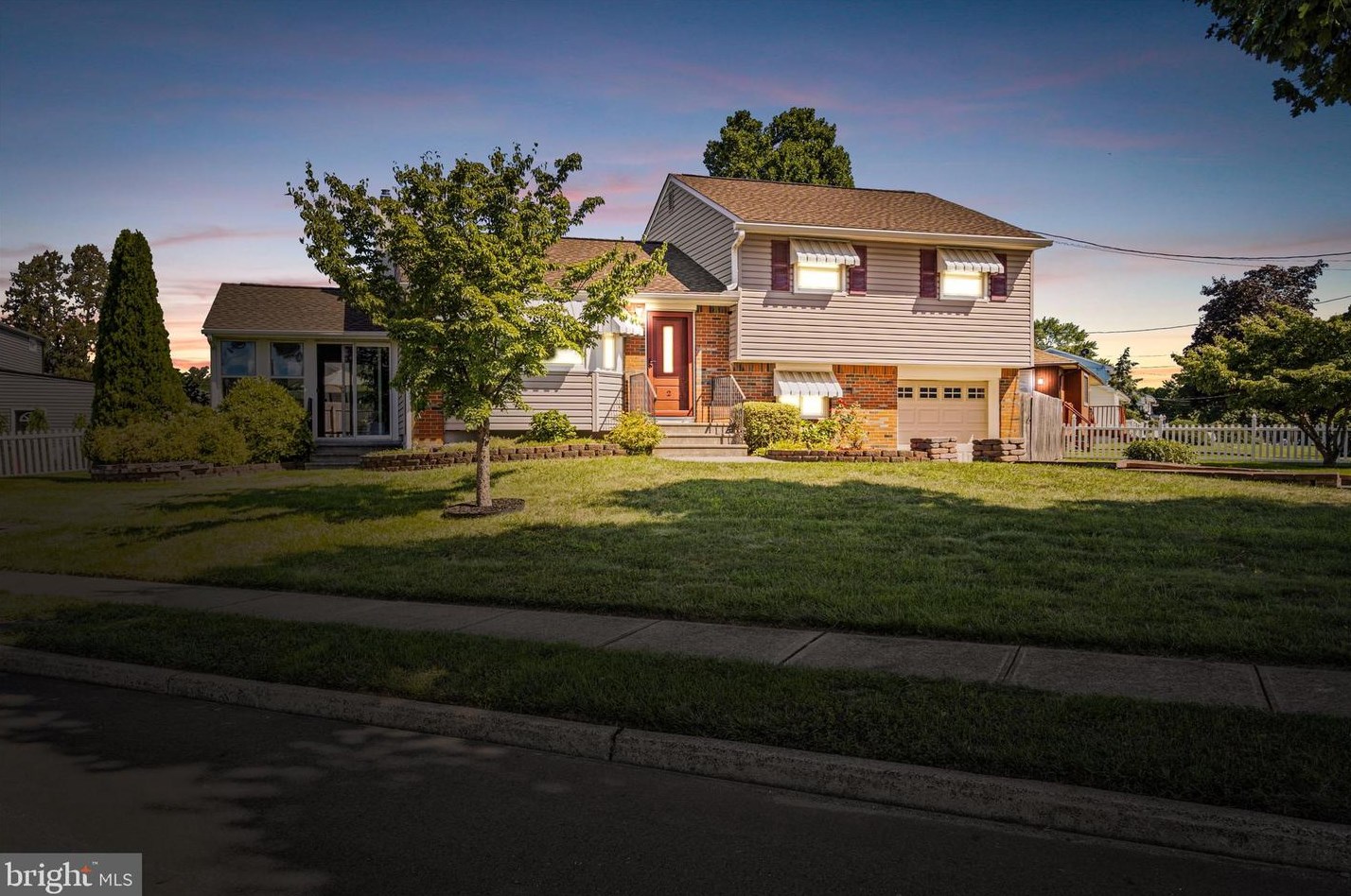 2 Bow Rd, Trenton, NJ 08690