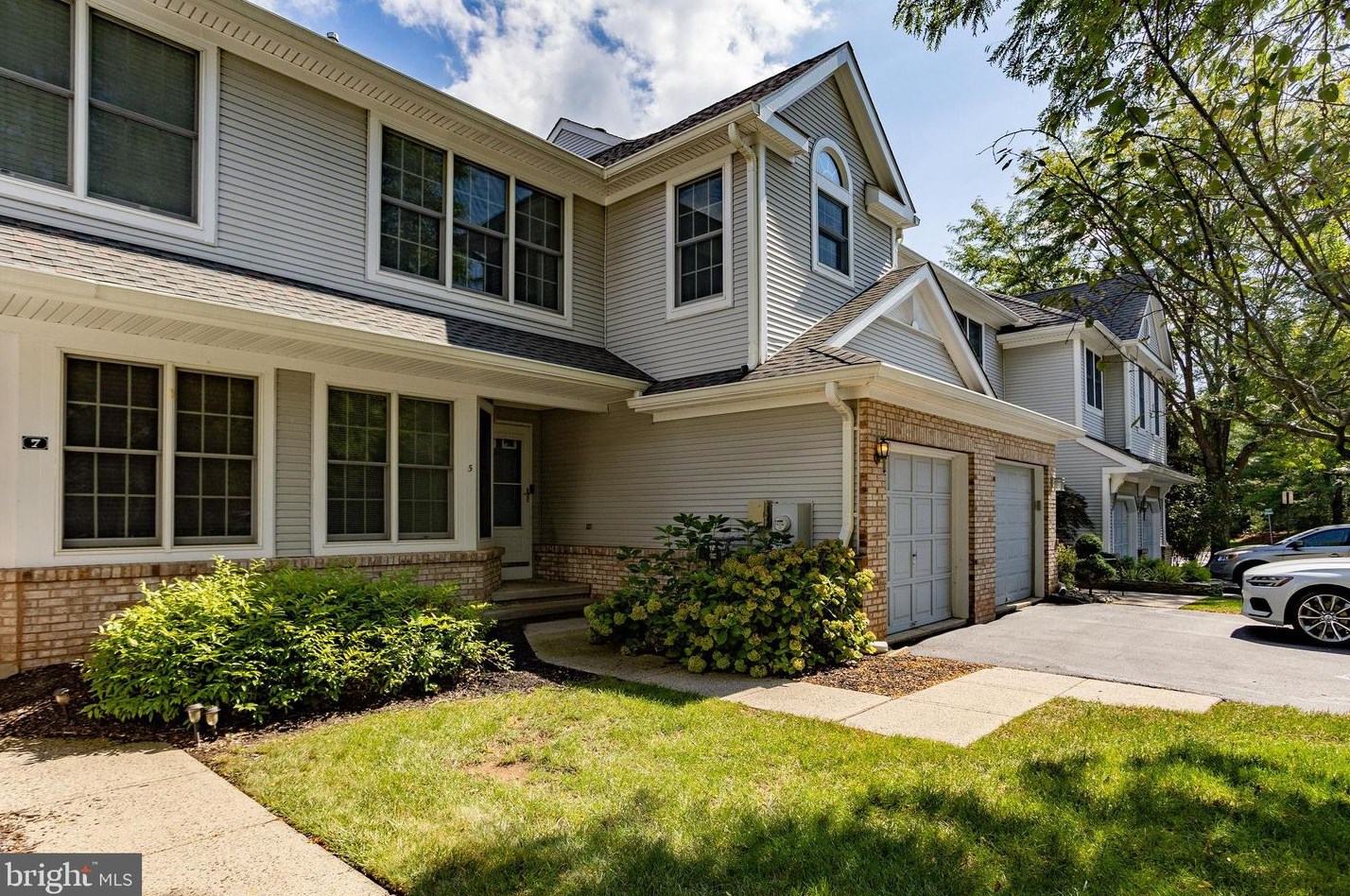 5 Benjamin Rush Ln, Princeton, NJ 08540