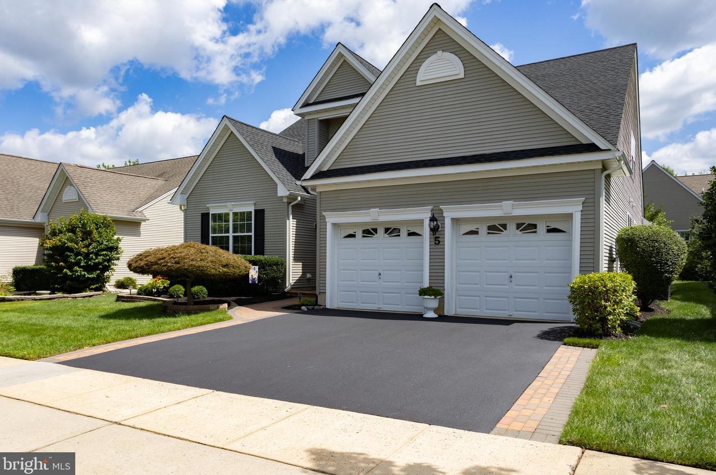 5 Captiva Ct, Trenton, NJ 08691