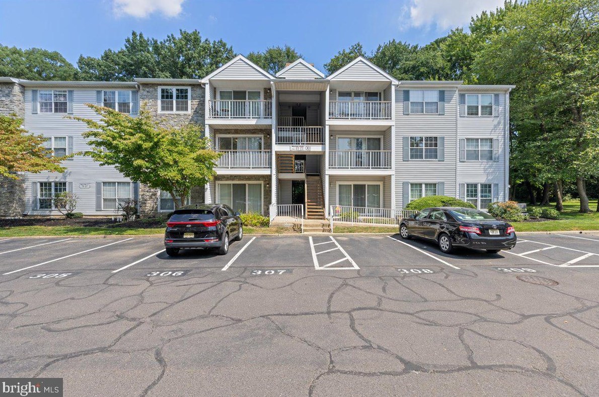 81 Willow Ct, Trenton, NJ 08619