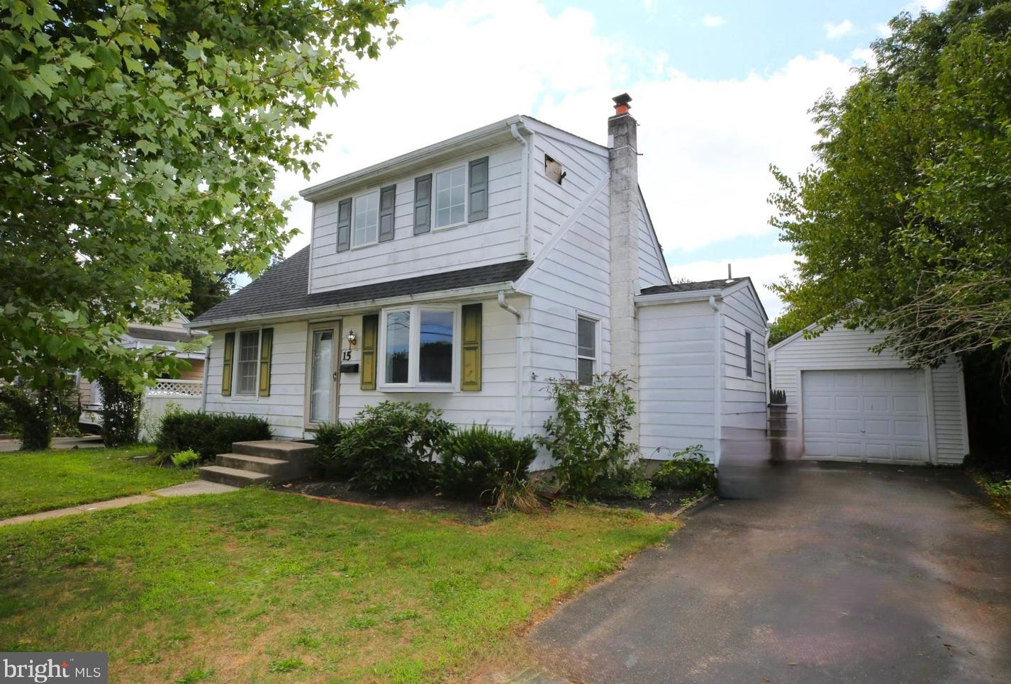 15 Fogarty Dr, Trenton, NJ 08619