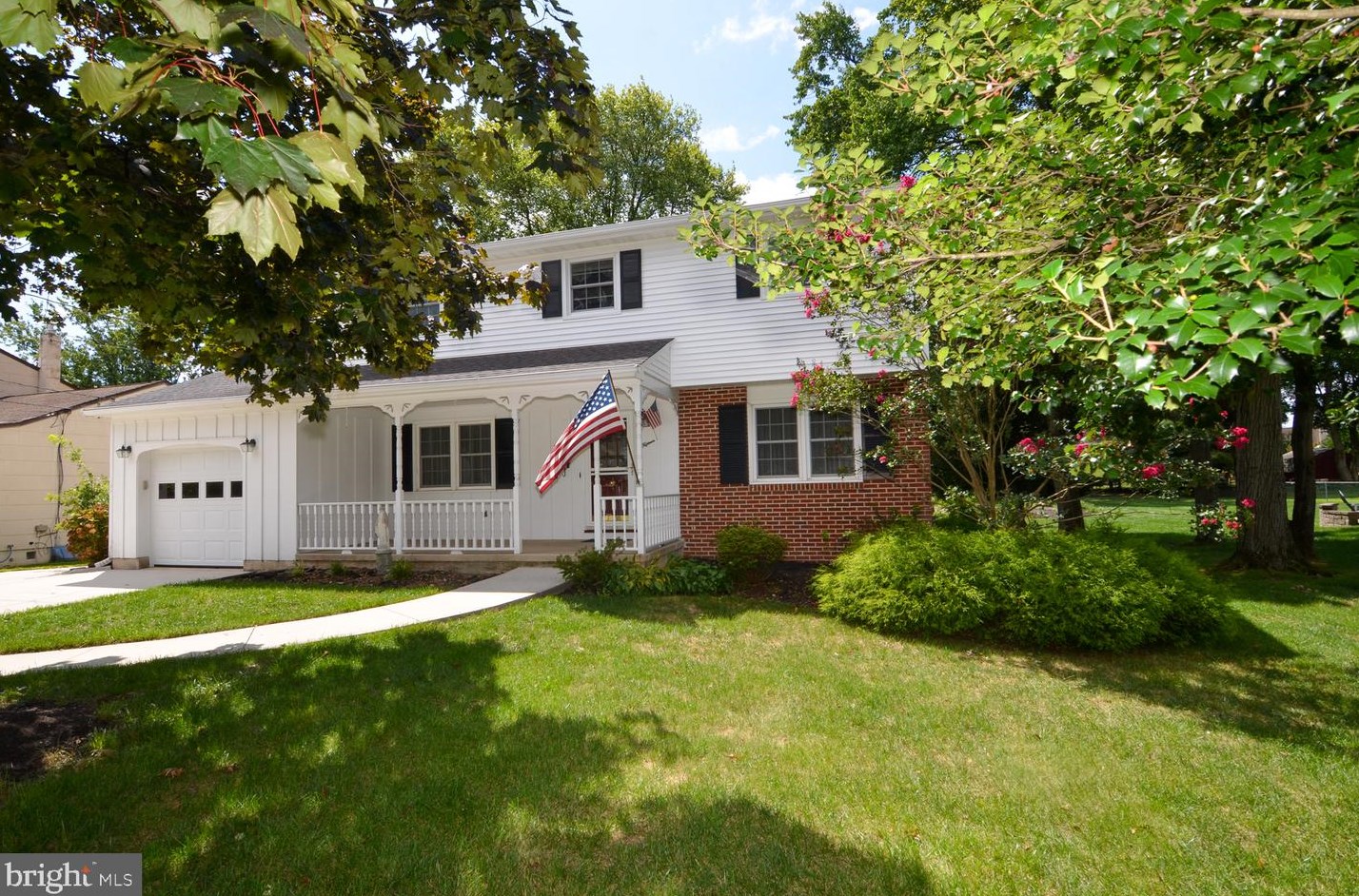 15 Dewberry Dr, Trenton, NJ 08610