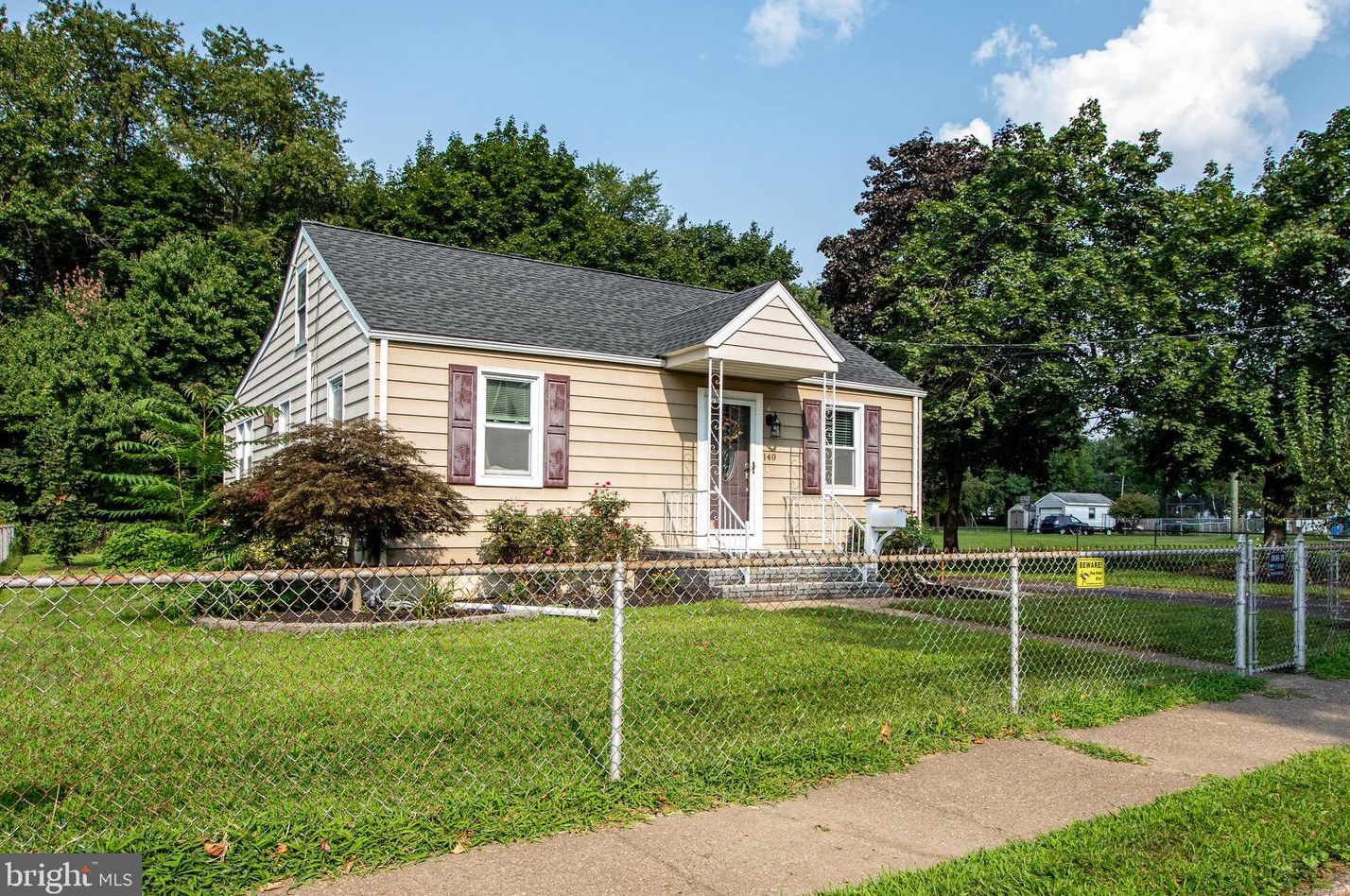 140 Bentley Ave, Trenton, NJ 08619