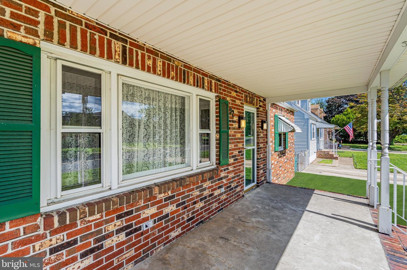 92 Leonard Ave, Trenton, NJ 08610