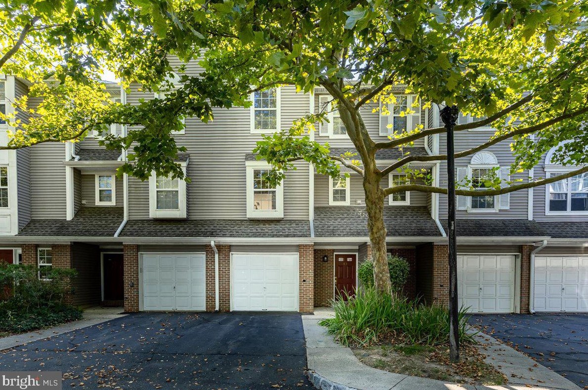 83 W Shrewsbury Pl, Princeton, NJ 08540