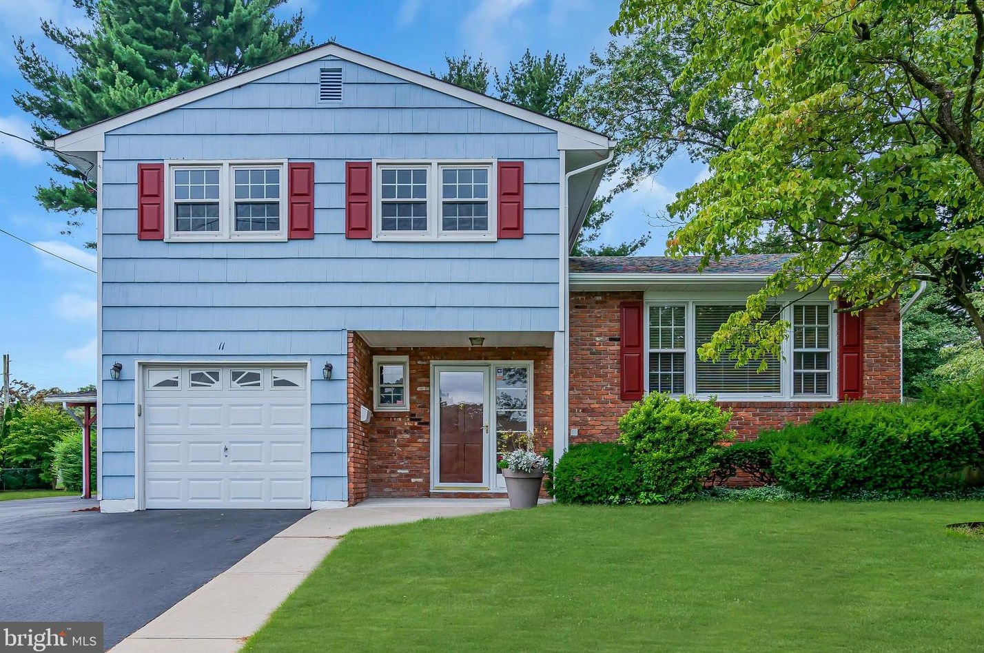 11 Tanglewood Dr, Trenton, NJ 08619