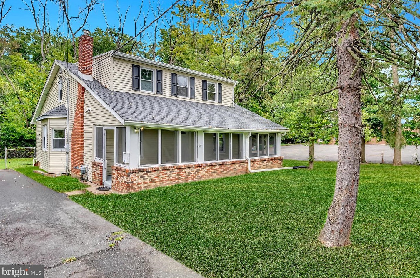 43 Bradway Ave, Trenton, NJ 08618