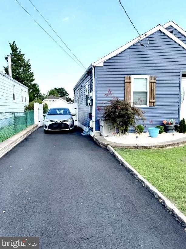 112 Thropp Ave, Trenton NJ  08610-3521 exterior