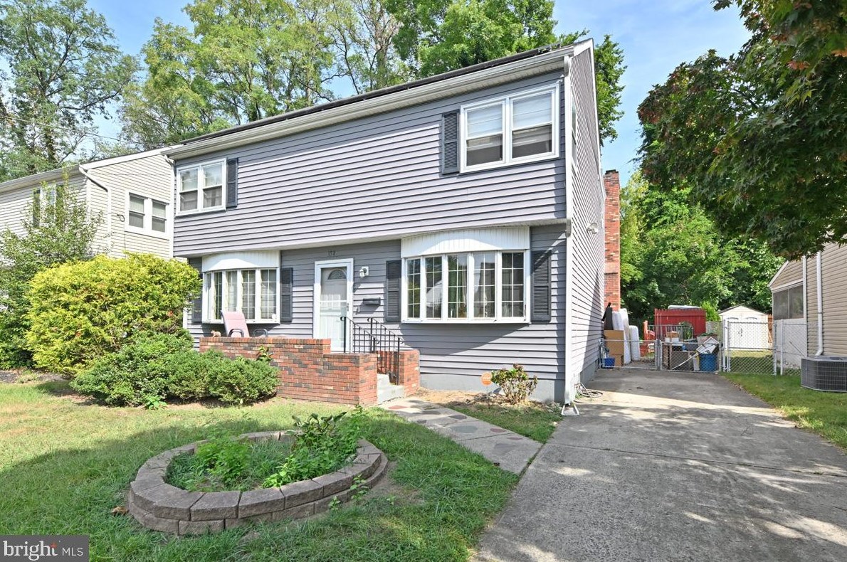 158 Abernethy Dr, Trenton, NJ 08618
