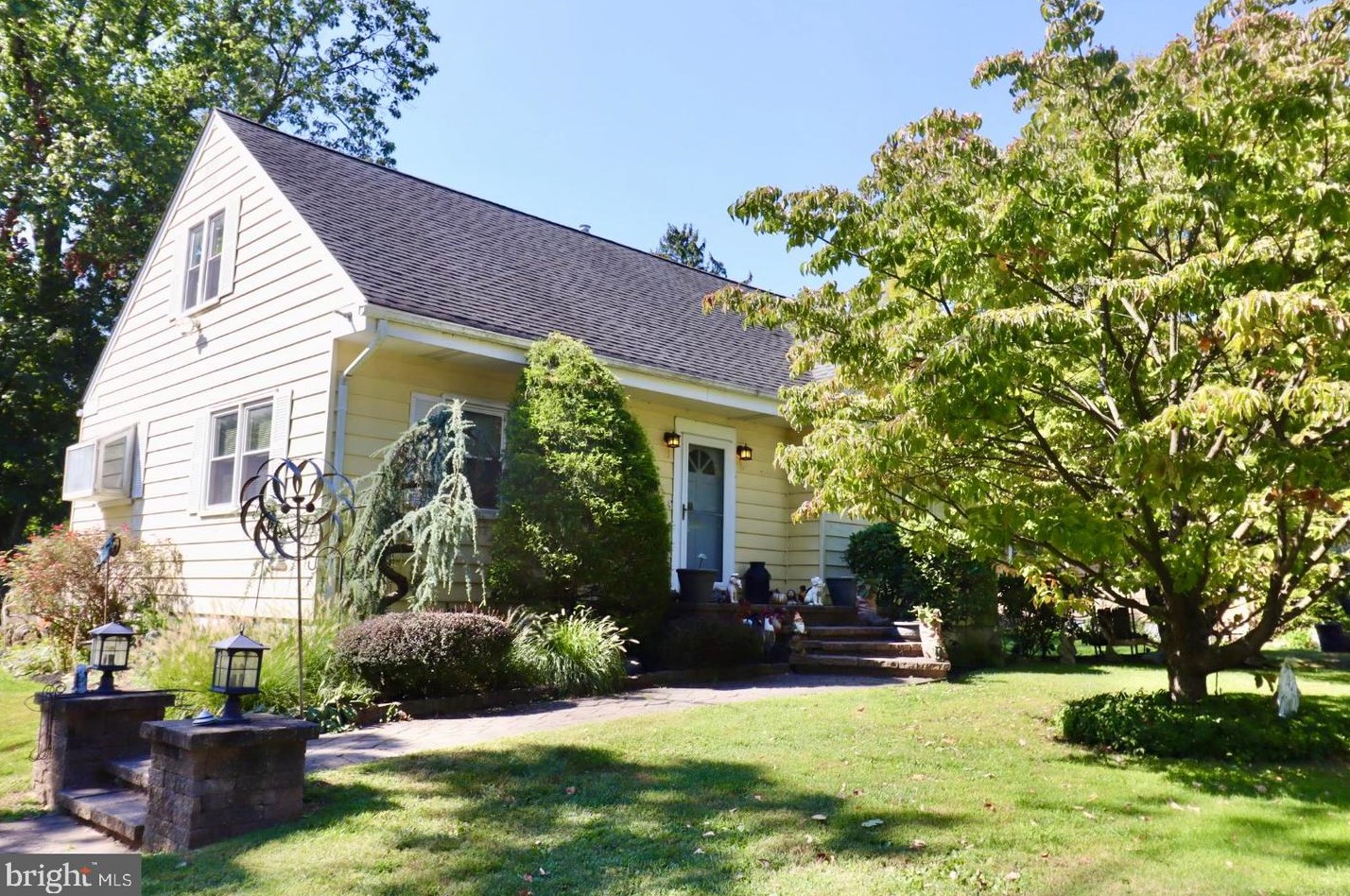 10 Crest Ave, Pennington, NJ 08534