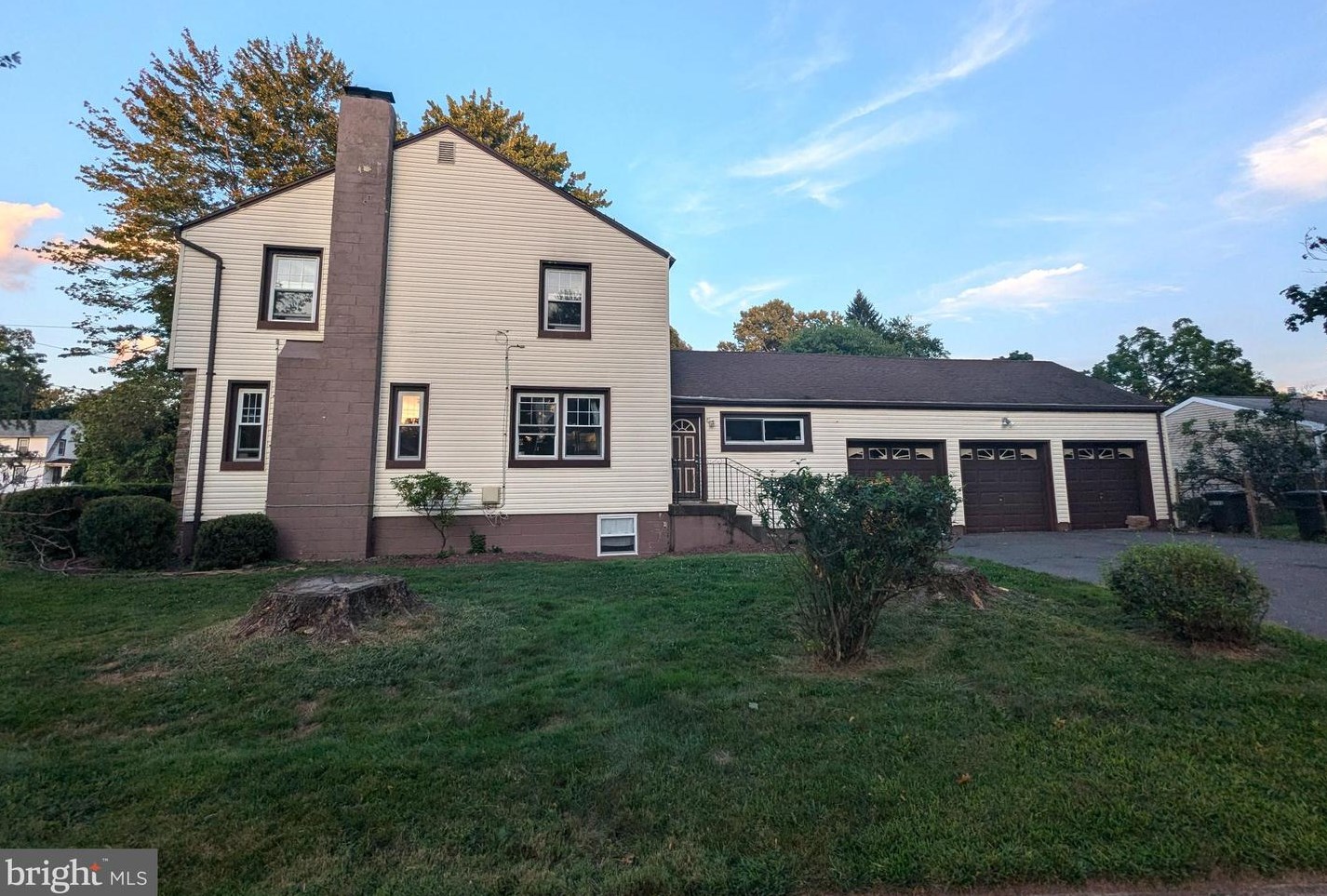 21 Steinway Ave, Trenton, NJ 08618