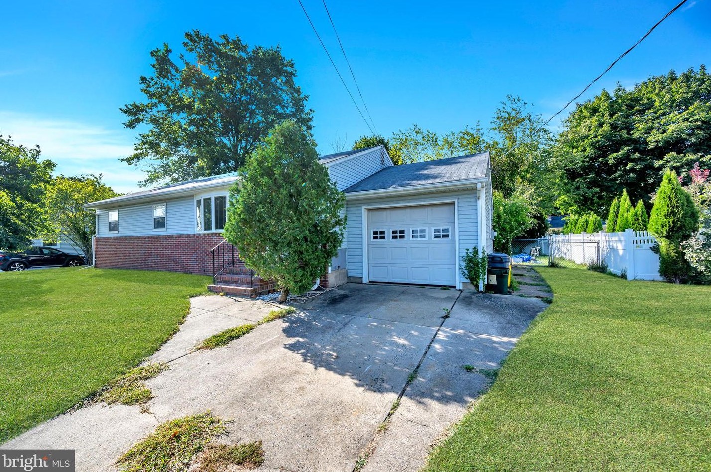 16 Blue Grass, Trenton, NJ 08638
